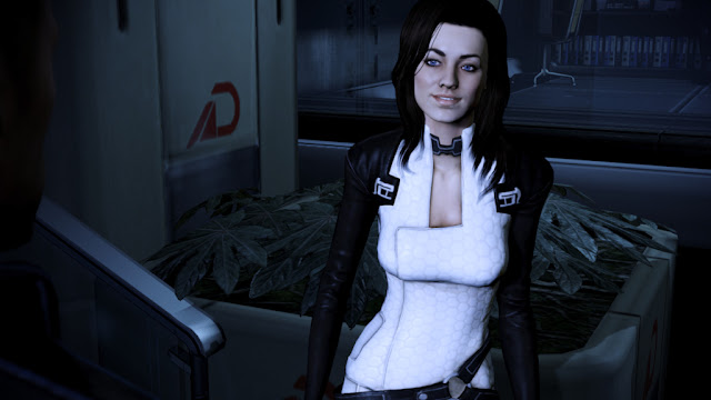 Mass Effect Legendary Edition: Modder restaura shots na bunda de Miranda